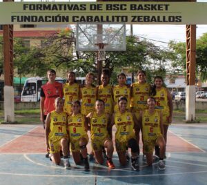 Barcelona medirá a Emelec por el campeonato nacional de básquet U-15 femenino. Las amarillas esperan mantener su superioridad ante las azules. Socios de BSC pagan la mitad del valor de la entrada.